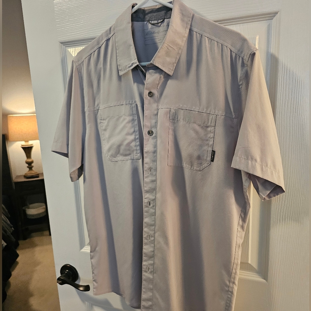 NEW Men's Eddie Bauer Travel Hiking Button Down, Medium